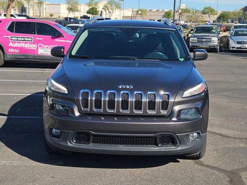 Granite Crystal Metallic Clearcoat 2018 Jeep Cherokee Latitude Plus