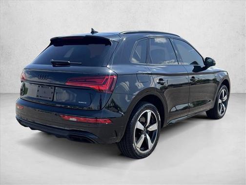 Mythos Black Metallic 2023 Audi Q5 45 S line Prestige