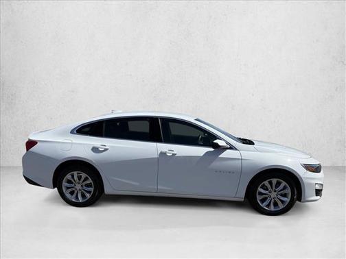 Summit White 2024 Chevrolet Malibu FWD 1LT