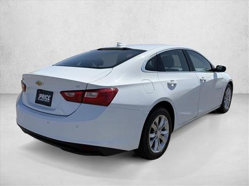 Summit White 2024 Chevrolet Malibu FWD 1LT