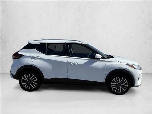 2022 Nissan Kicks SV