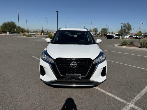 2022 Nissan Kicks SV