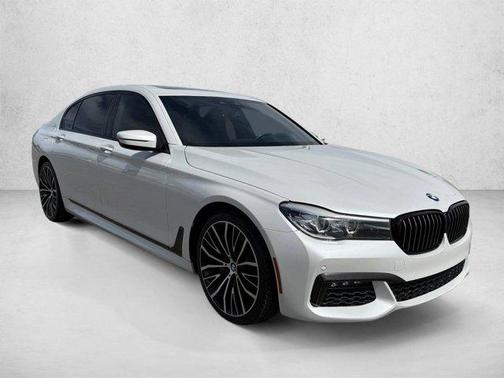 Mineral White Metallic 2019 BMW 740 740i