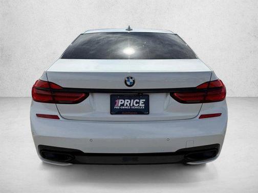 Mineral White Metallic 2019 BMW 740 740i