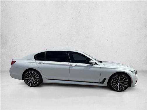 Mineral White Metallic 2019 BMW 740 740i