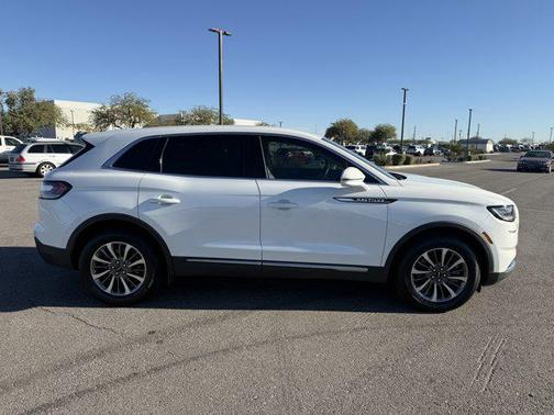 2021 Lincoln Nautilus Standard