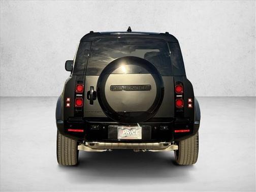 2024 Land Rover Defender 110 P400 X-Dynamic SE