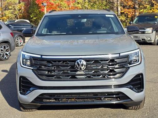 2026 Volkswagen Atlas Cross Sport 2.0T SEL R-Line Black