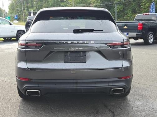 2022 Porsche Cayenne Base