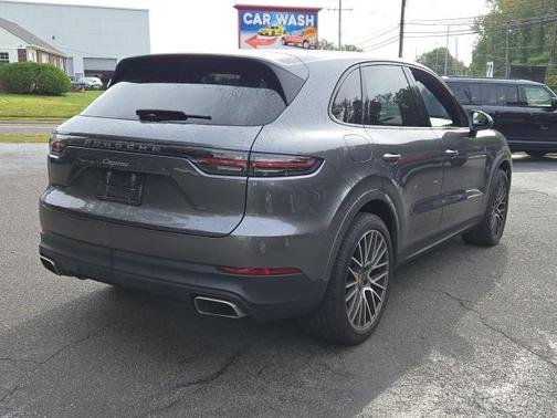 2022 Porsche Cayenne Base