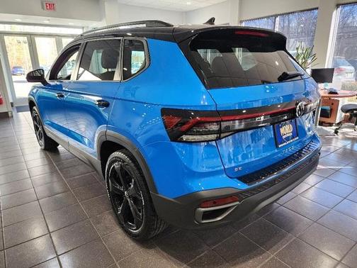 2025 Volkswagen Taos 1.5T SE Black