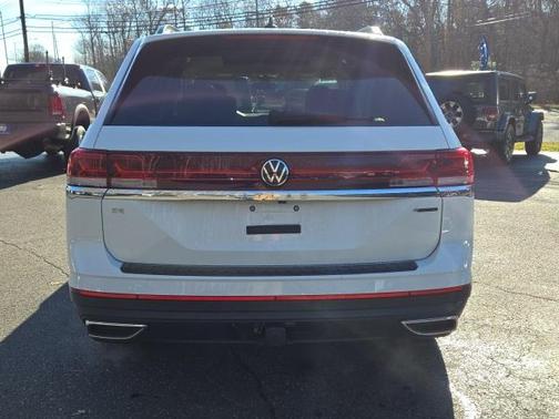 2025 Volkswagen Atlas 2.0T SE