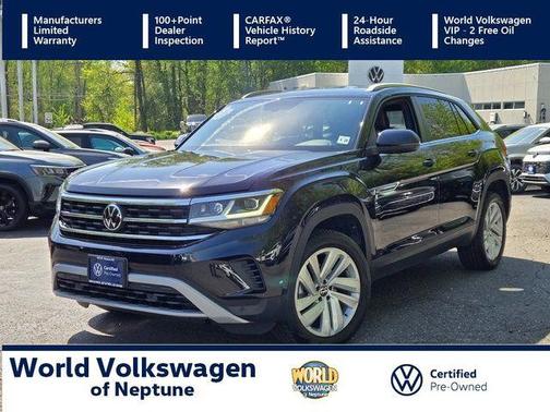 Deep Black Pearl Effect 2023 Volkswagen Atlas Cross Sport 3.6L V6 SE w/Technology