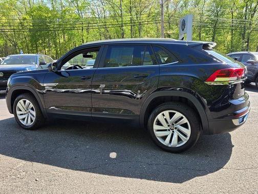 Deep Black Pearl Effect 2023 Volkswagen Atlas Cross Sport 3.6L V6 SE w/Technology