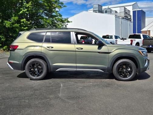 2025 Volkswagen Atlas 2.0T Peak Edition