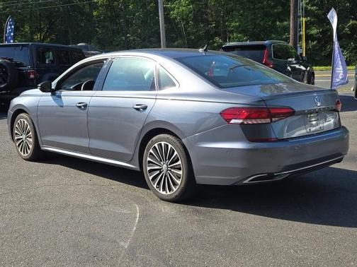 2022 Volkswagen Passat 2.0T Limited Edition