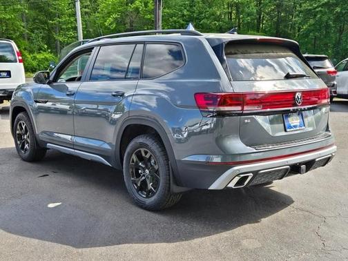 2025 Volkswagen Atlas 2.0T Peak Edition