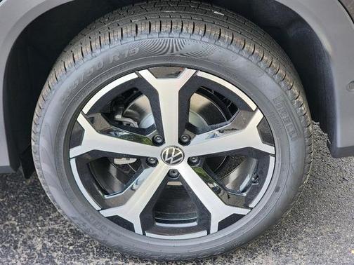 2025 Volkswagen Tiguan 2.0T SE