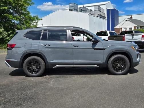 2025 Volkswagen Atlas 2.0T Peak Edition