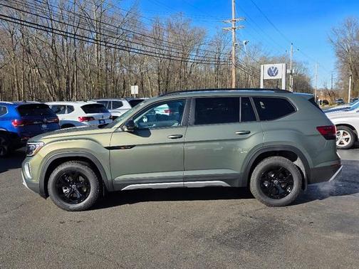 2025 Volkswagen Atlas 2.0T Peak Edition