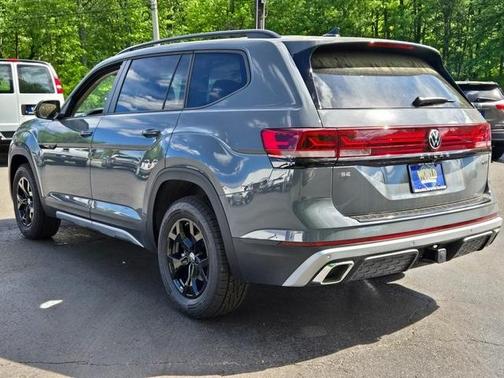 2025 Volkswagen Atlas 2.0T Peak Edition