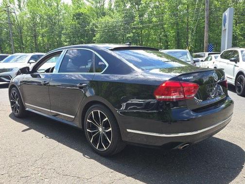 Black 2013 Volkswagen Passat 2.0 TDI SEL Premium
