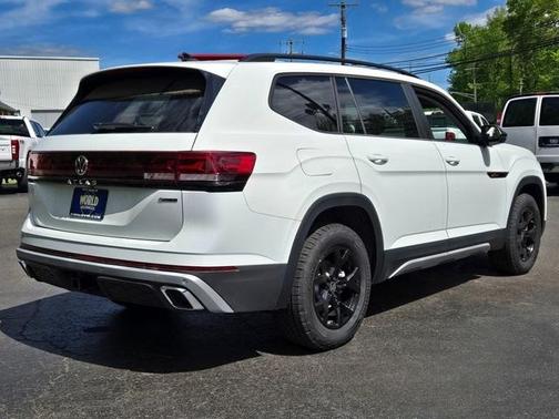 2025 Volkswagen Atlas 2.0T Peak Edition