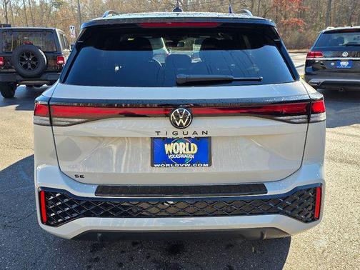 2026 Volkswagen Tiguan 2.0T SE R-Line Black