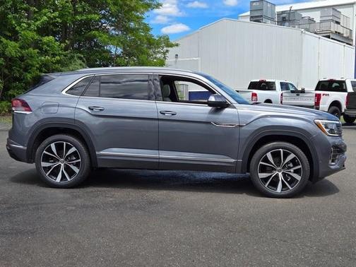 2025 Volkswagen Atlas Cross Sport 2.0T SEL Premium R-Line