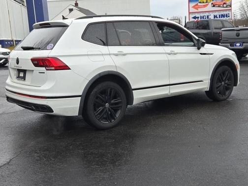 2022 Volkswagen Tiguan 2.0T SE R-Line Black