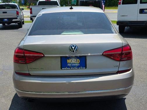 2016 Volkswagen Passat 1.8T SE