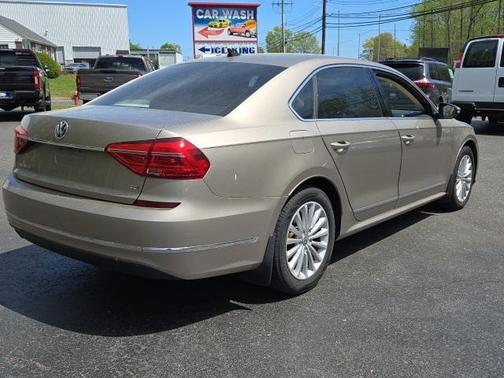 2016 Volkswagen Passat 1.8T SE