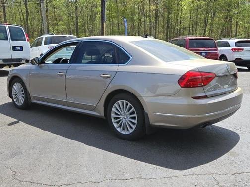 2016 Volkswagen Passat 1.8T SE
