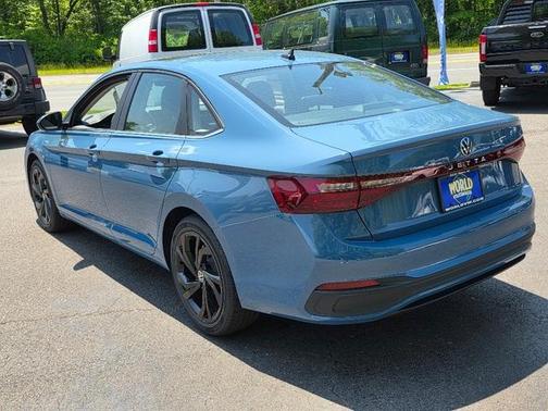 2025 Volkswagen Jetta 1.5T SE