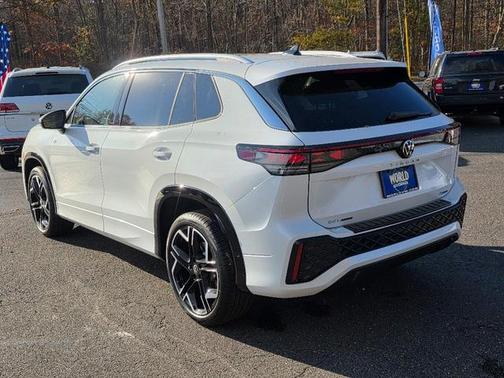 2026 Volkswagen Tiguan 2.0T SEL R-Line