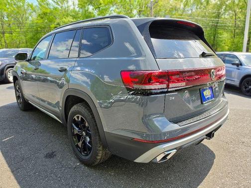 Pure Gray 2026 Volkswagen Atlas 2.0T Peak Edition