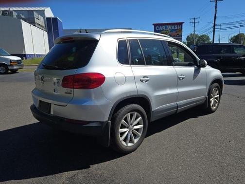 2017 Volkswagen Tiguan 2.0T Wolfsburg Edition