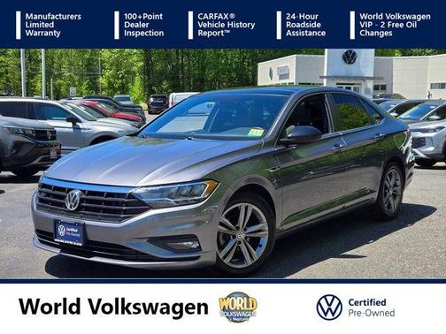 Platinum Gray Metallic 2021 Volkswagen Jetta 1.4T R-Line