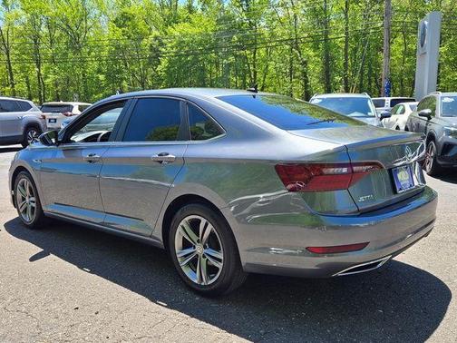 Platinum Gray Metallic 2021 Volkswagen Jetta 1.4T R-Line