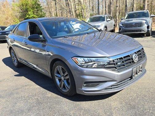 Platinum Gray Metallic 2021 Volkswagen Jetta 1.4T R-Line