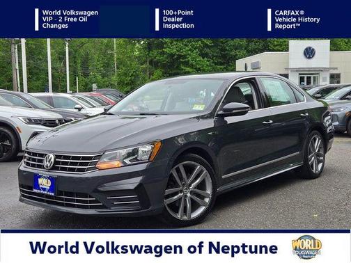 Urano Gray 2017 Volkswagen Passat 1.8T R-Line