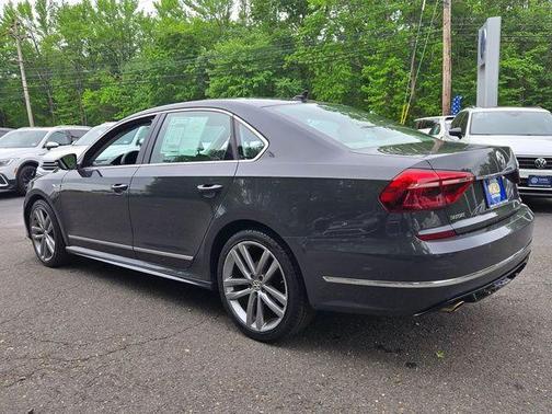 Urano Gray 2017 Volkswagen Passat 1.8T R-Line