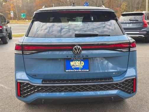 2026 Volkswagen Tiguan 2.0T SE R-Line Black