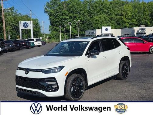 2025 Volkswagen Tiguan 2.0T SE R-Line Black
