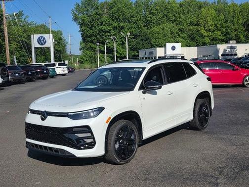 2025 Volkswagen Tiguan 2.0T SE R-Line Black