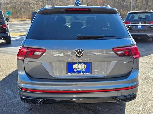 2022 Volkswagen Tiguan 2.0T SE R-Line Black