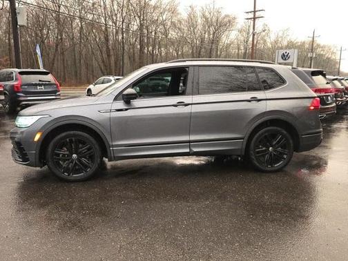 2022 Volkswagen Tiguan 2.0T SE R-Line Black