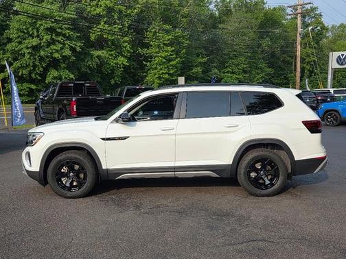 2025 Volkswagen Atlas 2.0T Peak Edition