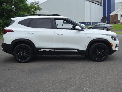 2022 Kia Seltos Nightfall