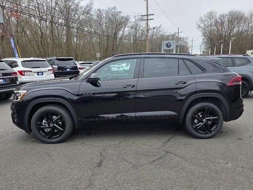 2026 Volkswagen Atlas Cross Sport 2.0T SEL R-Line Black